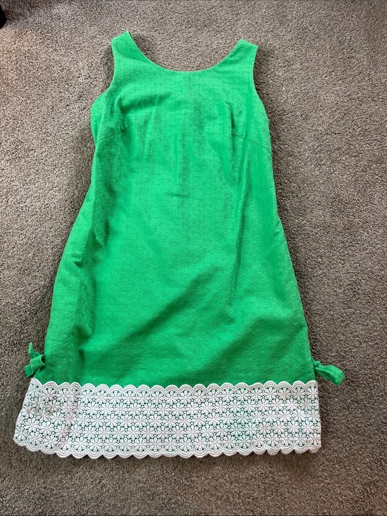 Dresses & Skirts - 🍀🌼☘️Lilly Pulitzer sz4 Daisy Embossed Green Shift Embroidered Hem Bows WOW! EUC